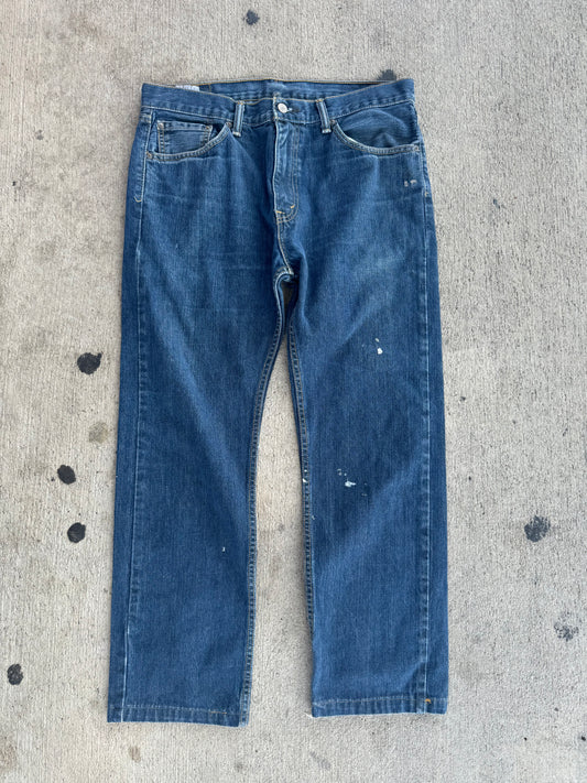 Dark Wash Levi Jeans / 32x32